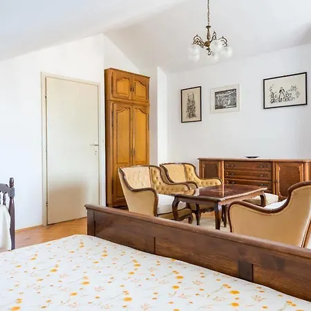 Golden View アパート *