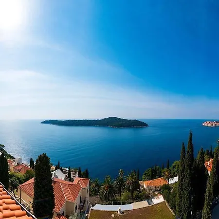 Golden View