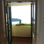 Golden View Apartament *